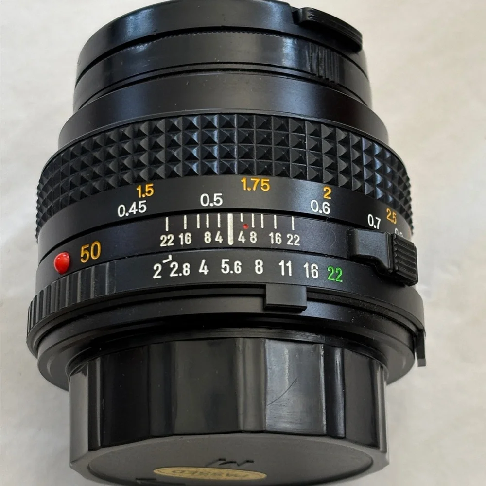 Sakar for Minolta 28mm f/2.8 Wide-Angle Lens